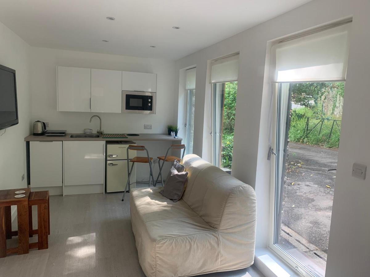 1-Bedroom Apartment Next To University Bridge of Allan Exterior photo
